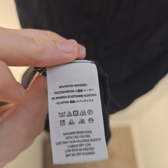 Free People Black Cowl Neck Sleeveless Blouse With Zip Up Back Size Small - Picture 4 of 4